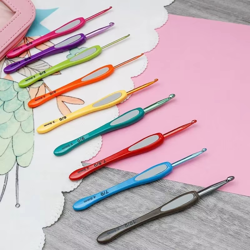 1. 부드러운 그립감의 크로셰 바늘 세트, 9가지 사이 - Crochet Hook Set 리뷰 및 가격